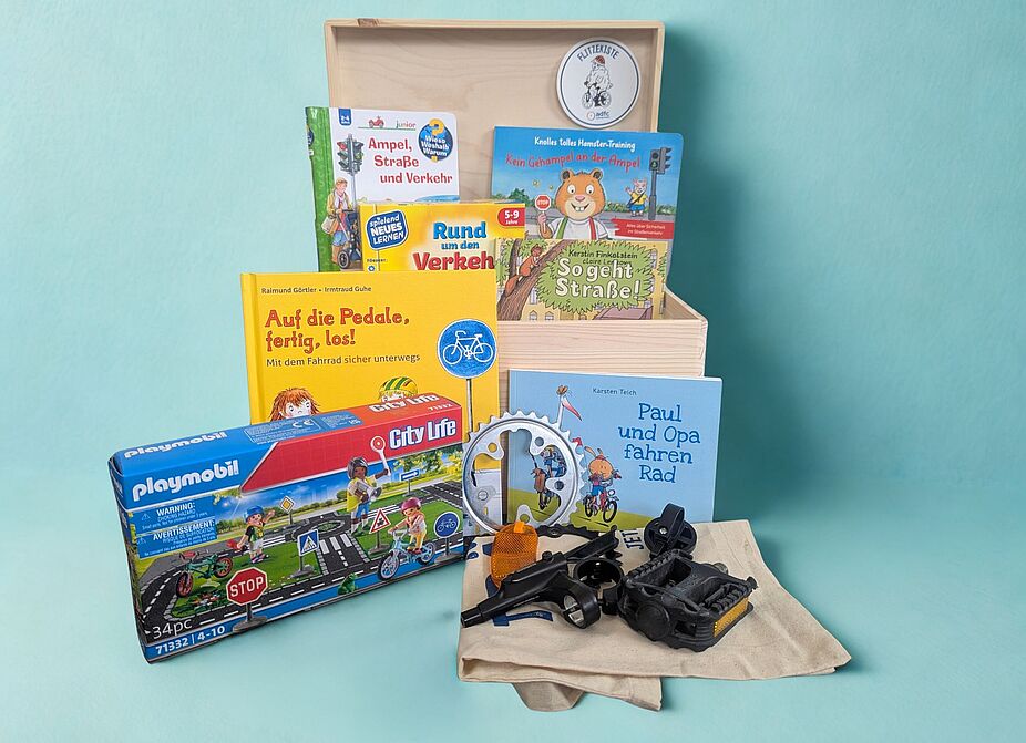 ADFC SH-"Flitzekiste" ADFC SH-"Flitzekiste" - von Playmobil bis Fahrradteile-Tastspiel